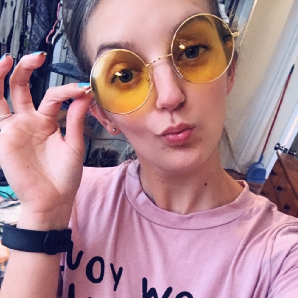 Yellow Sunnies ☀️ - Picture 4 of 4